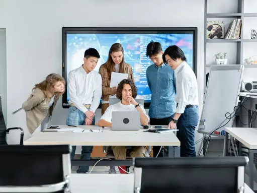 Équipe en atelier produit